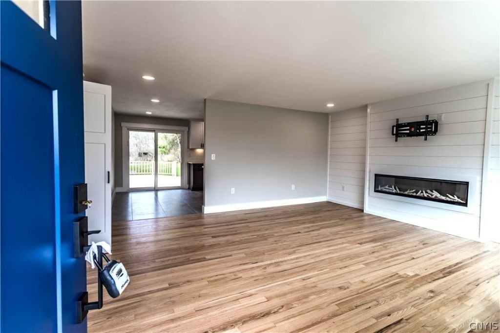 87 Brown St - Photo 3 of 30