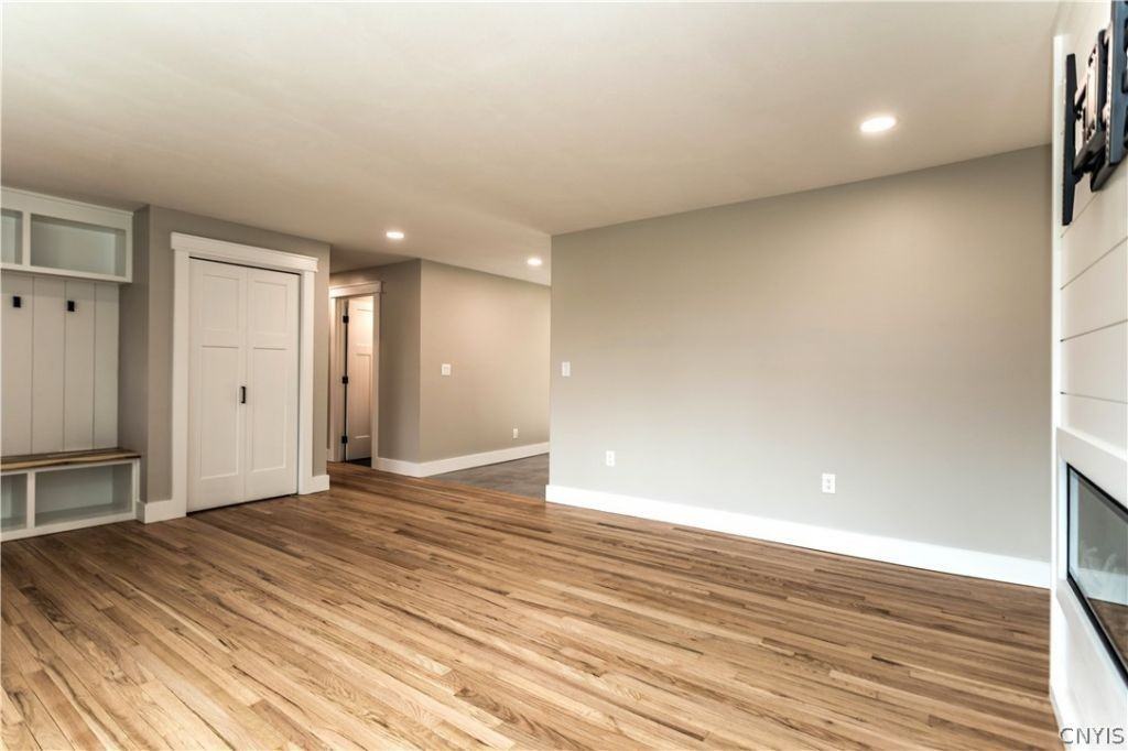 87 Brown St - Photo 4 of 30