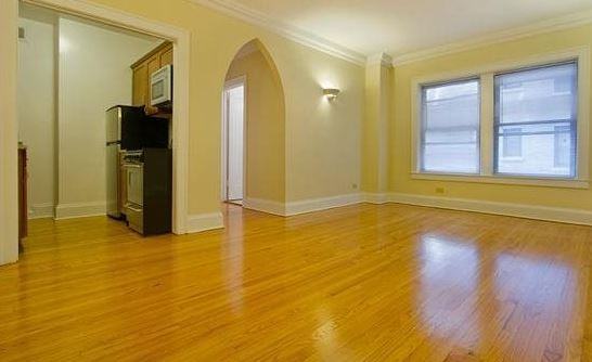 W Fullerton Ave & N Clark St - Photo 4 of 13