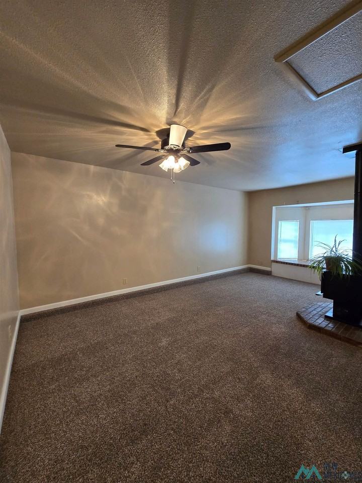1621 N Lea St - Photo 6 of 17