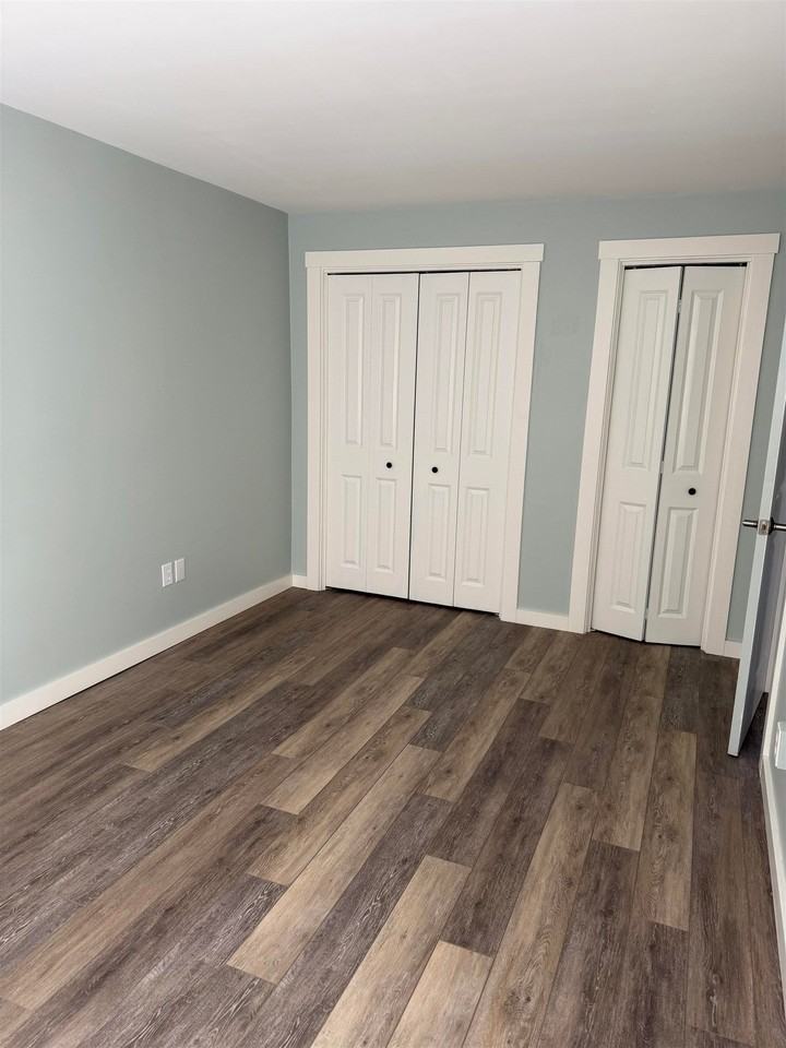 473 Maple St - Photo 6 of 7