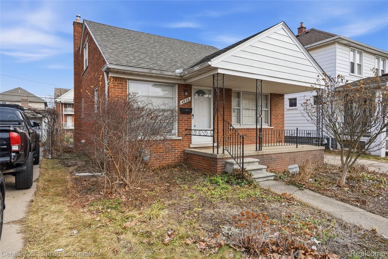 4956 Middlesex St - Photo 3 of 28