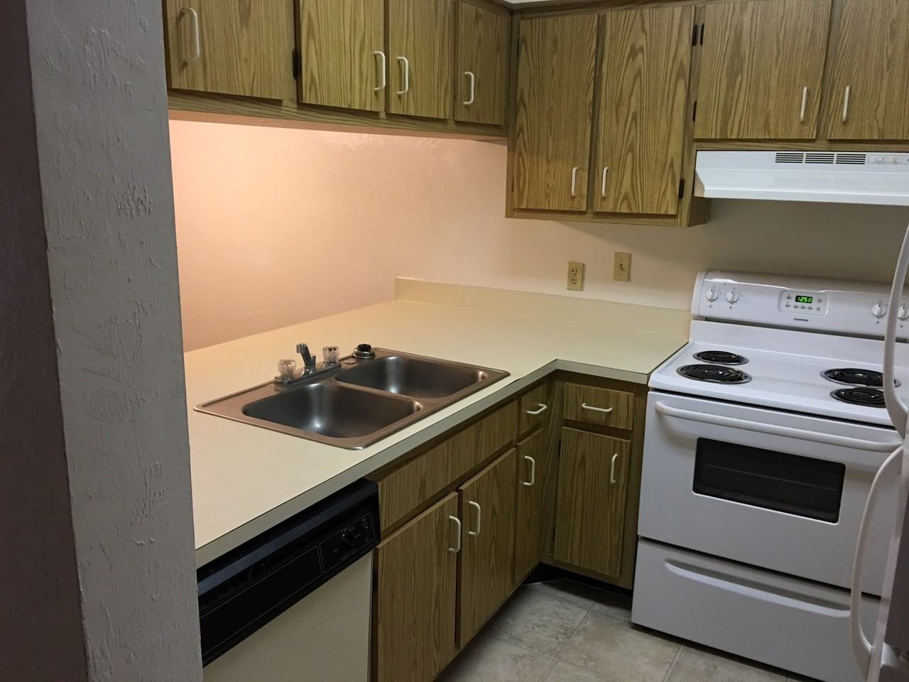 Casablanca West WFHI - Photo 4 of 12