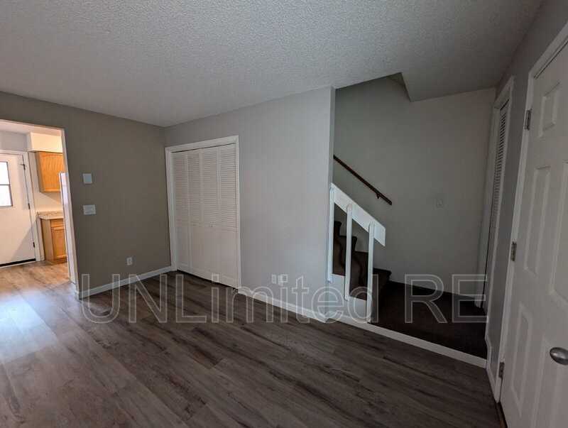 319 N Park St #G - Photo 6 of 21