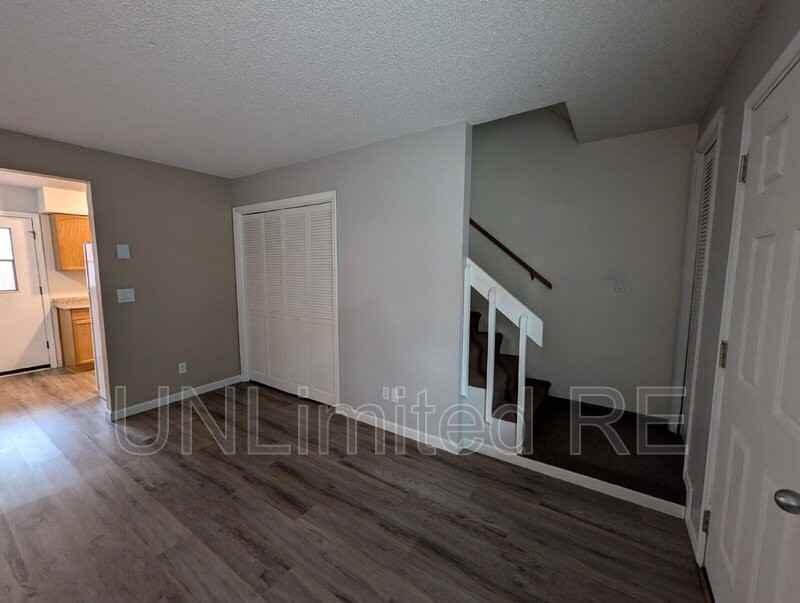 319 N Park St #G - Photo 7 of 21