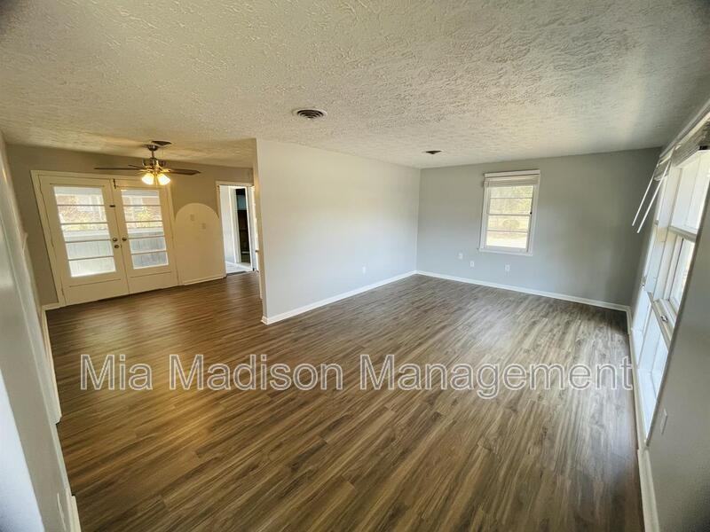 11 Catherine Cir - Photo 3 of 21