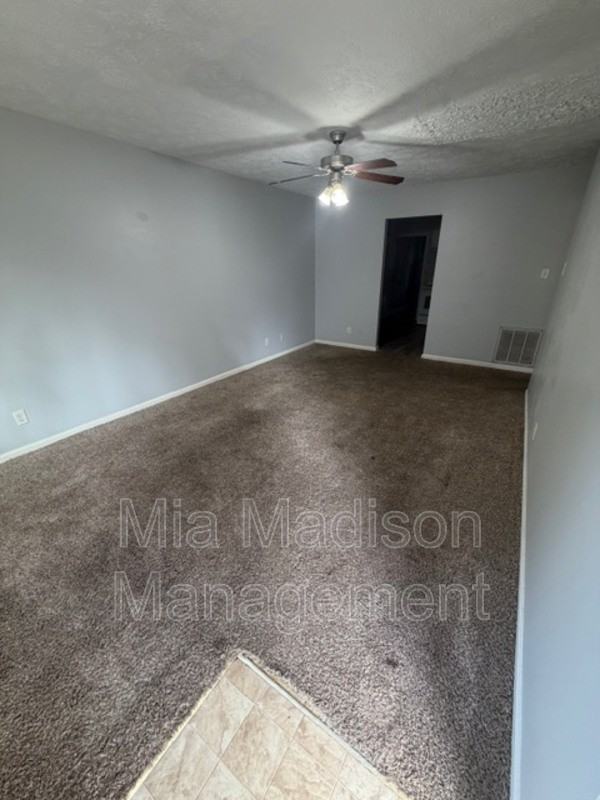 113 Ladonna Dr - Photo 2 of 10