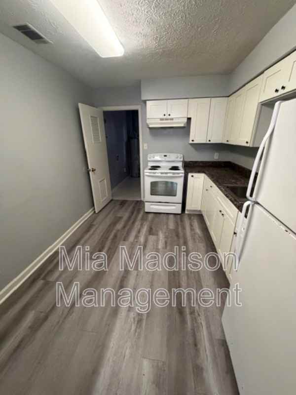 113 Ladonna Dr - Photo 4 of 10