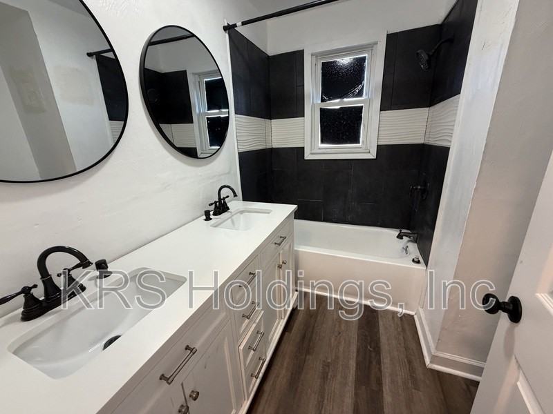 933 Wolcott Ave - Photo 6 of 12