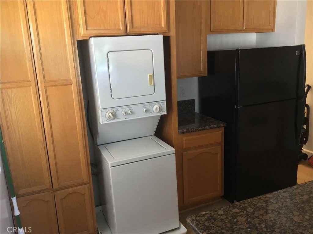 128 W 9th St - Photo 7 of 7