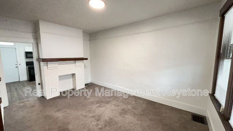 709 Woodward Ave - Photo 4 of 19