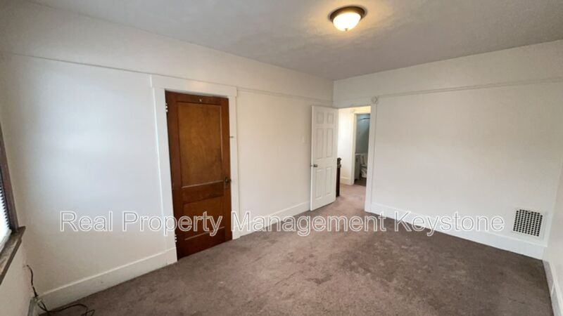 709 Woodward Ave - Photo 6 of 19