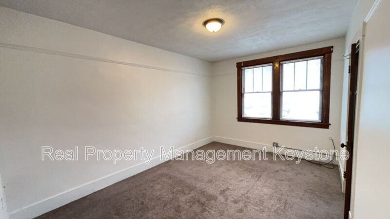 709 Woodward Ave - Photo 7 of 19