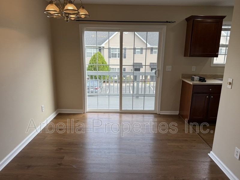 2121 S Greenwood Dr #900 - Photo 7 of 27