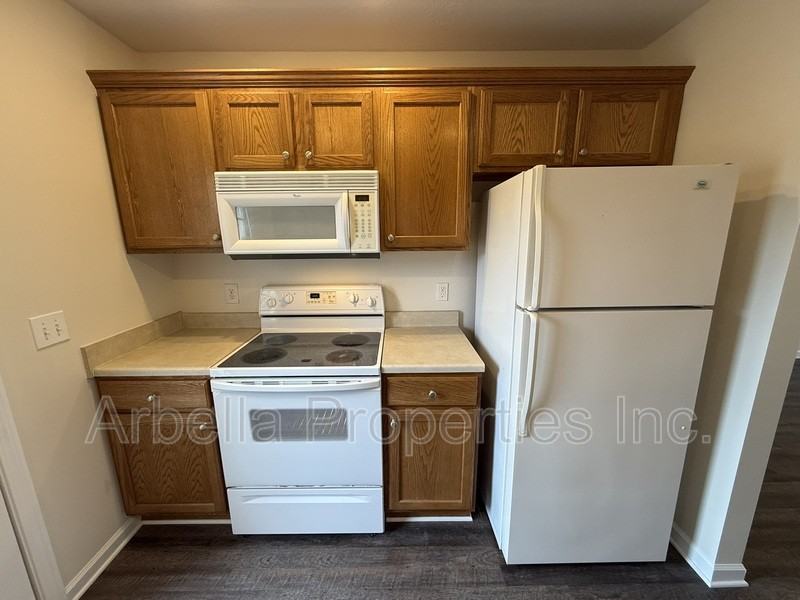 1309 Kensington Pl - Photo 7 of 25