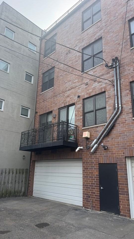 2507 N Milwaukee Ave - Photo 2 of 35