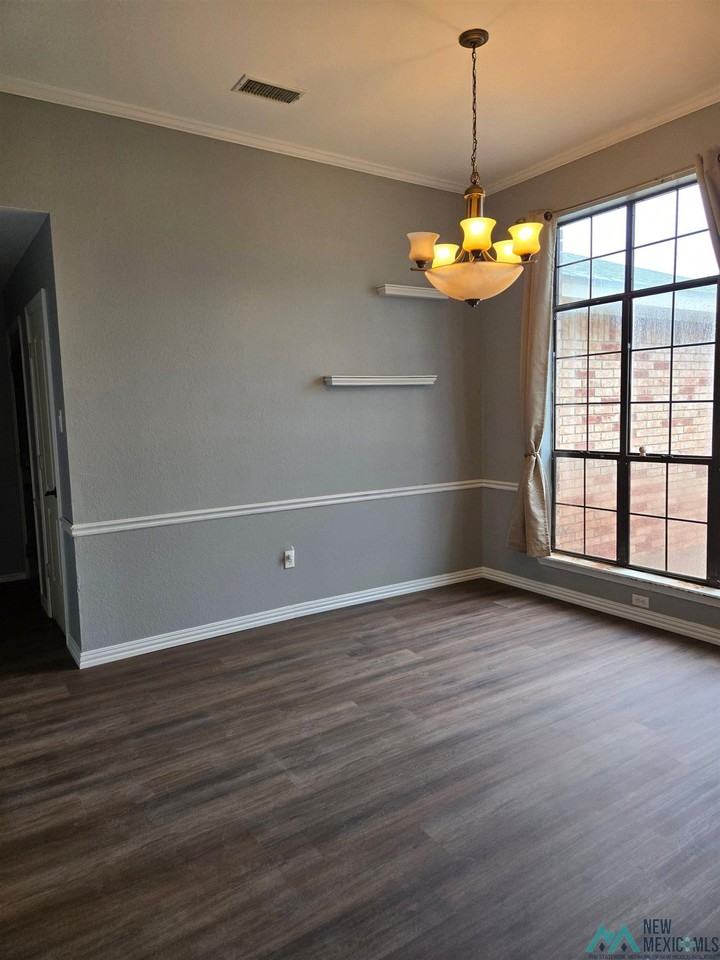 1544 Arbor Dr - Photo 4 of 12