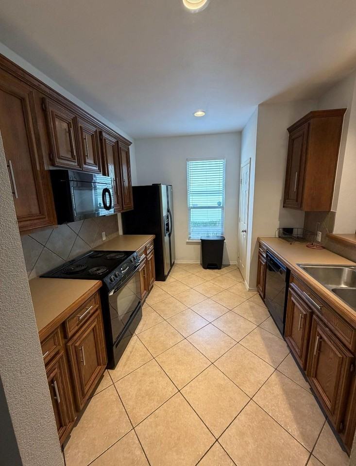 4514 Plum Creek Forest Ln - Photo 3 of 14