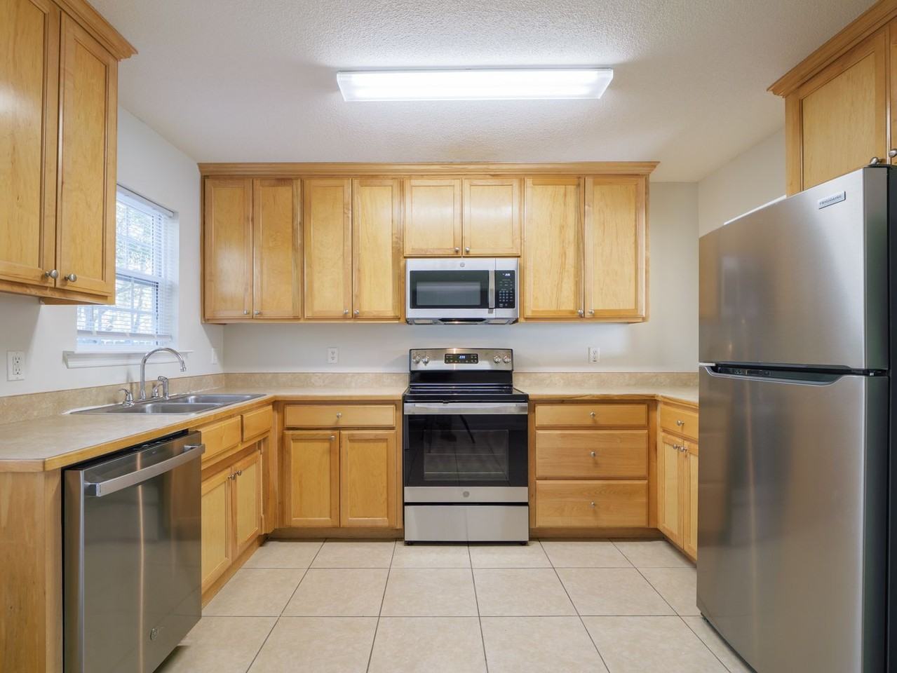 2415 Seth Pl #D29 - Photo 7 of 15