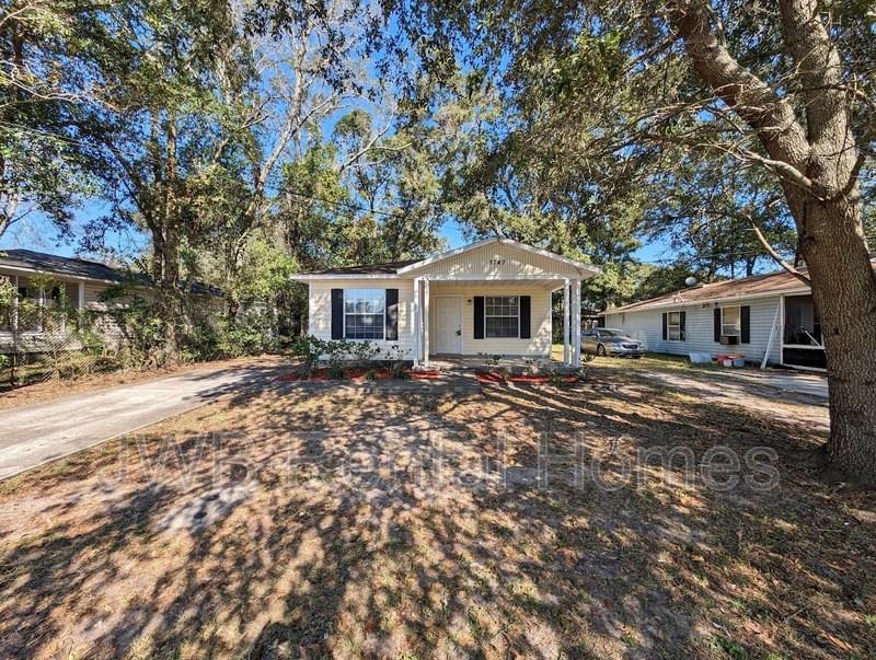 1747 W 42nd St - Photo 2 of 14