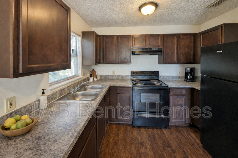 1747 W 42nd St - Photo 4 of 14