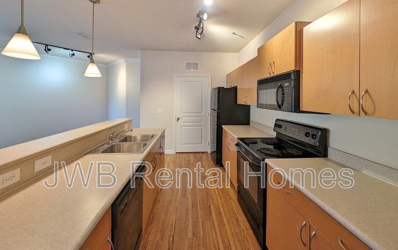 8290 Gate Pkwy W #176 - Photo 7 of 13