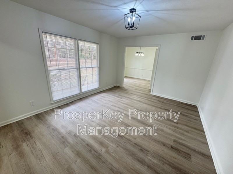 3736 Winkfield Pl - Photo 3 of 20