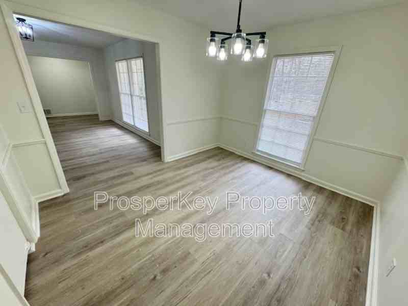 3736 Winkfield Pl - Photo 4 of 20