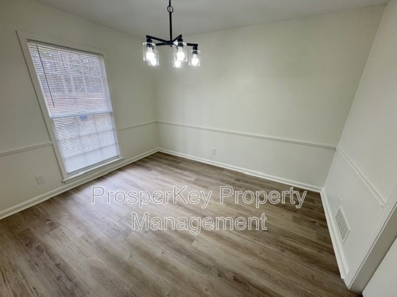 3736 Winkfield Pl - Photo 5 of 20