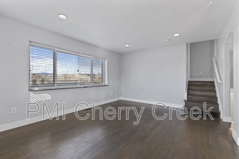 1010 Newton St - Photo 7 of 29