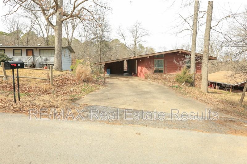 39 Sheneman Dr - Photo 3 of 27