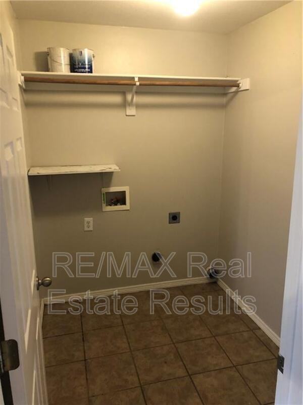 1595 Charles St - Photo 7 of 18