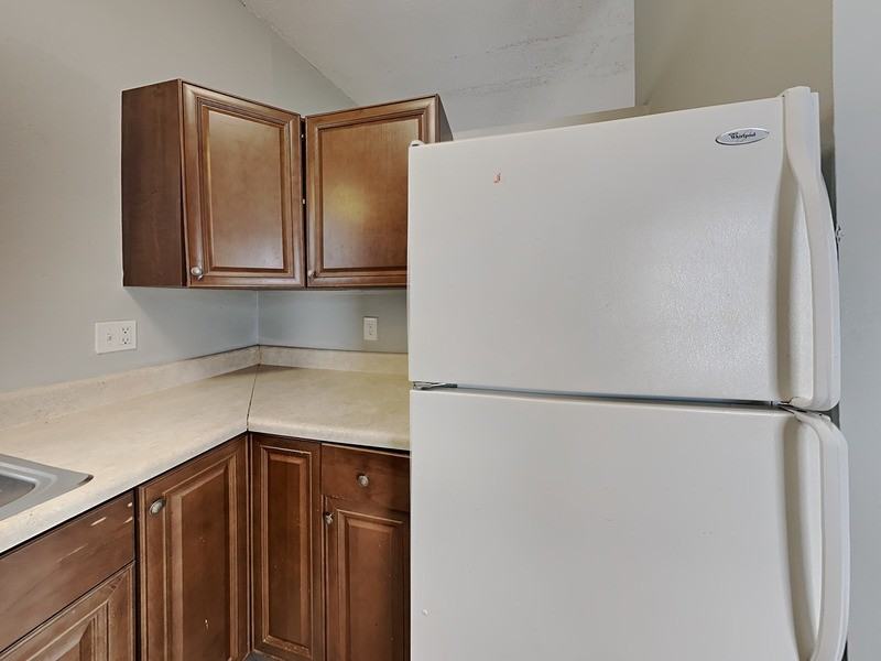 907 19th St - Photo 5 of 18