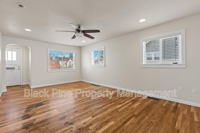 331 Lone Star Rd - Photo 3 of 22