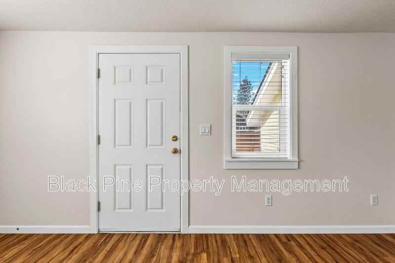 331 Lone Star Rd - Photo 4 of 22