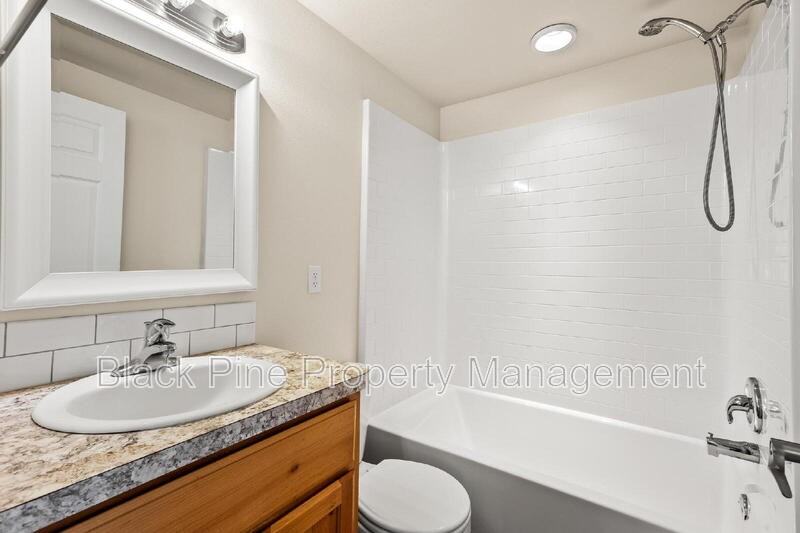 331 Lone Star Rd - Photo 5 of 22