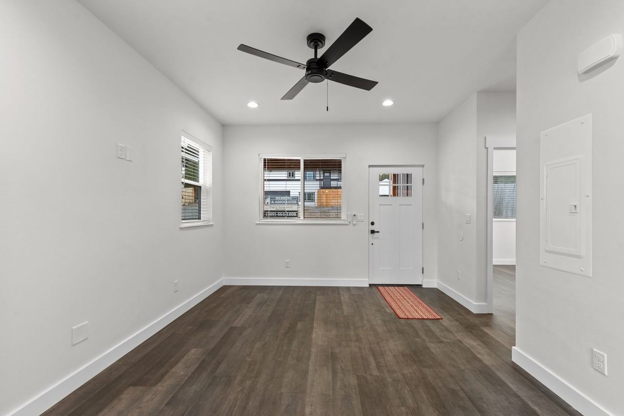 460 N James Ave - Photo 2 of 21