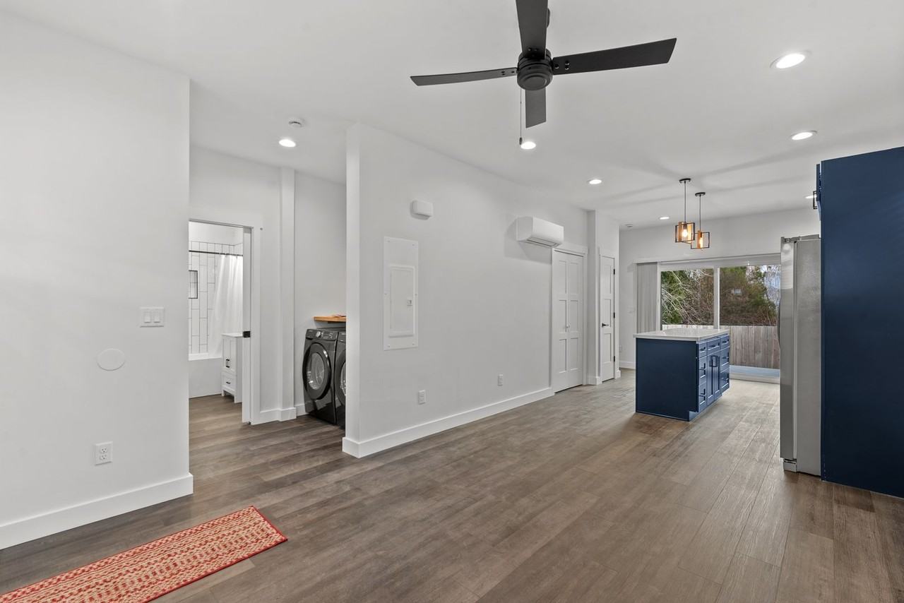 460 N James Ave - Photo 3 of 21