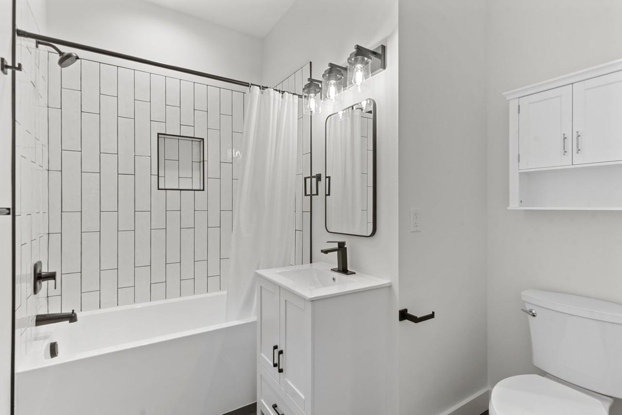 460 N James Ave - Photo 7 of 21