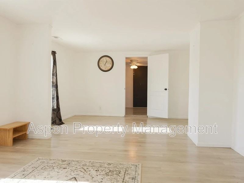 2101 Melvin Ave - Photo 6 of 12