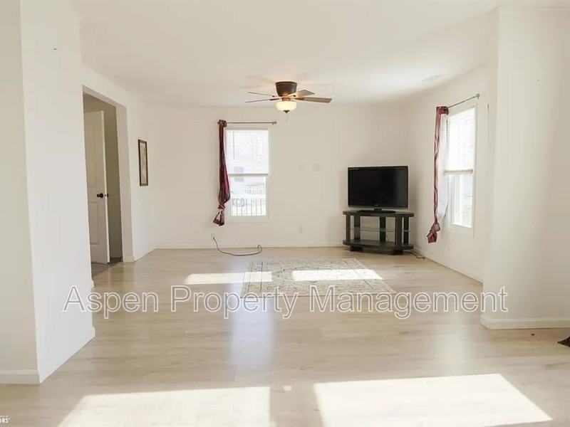 2101 Melvin Ave - Photo 7 of 12