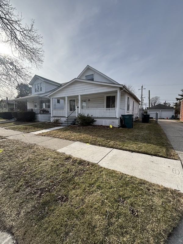 1520 Fort Park Blvd - Photo 2 of 15