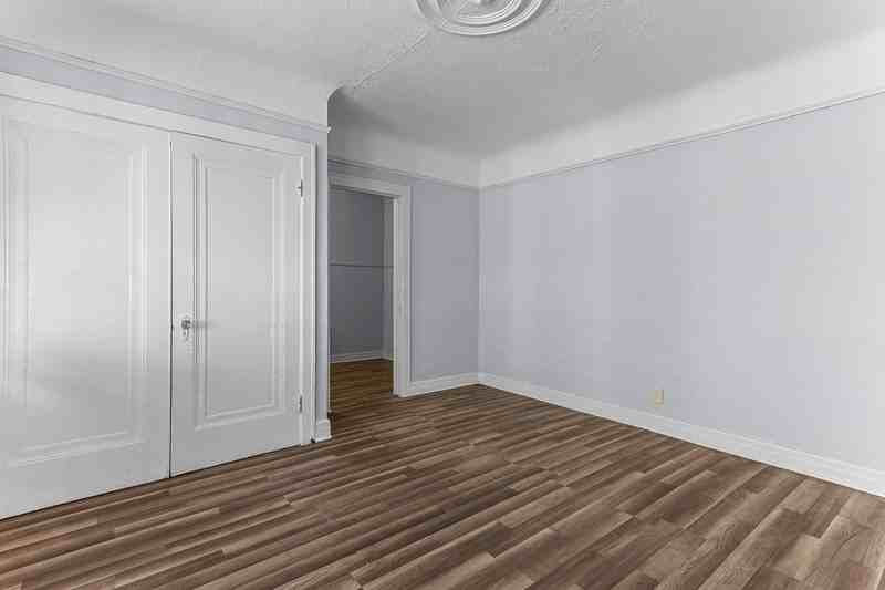 14814 Sussex St - Photo 5 of 12