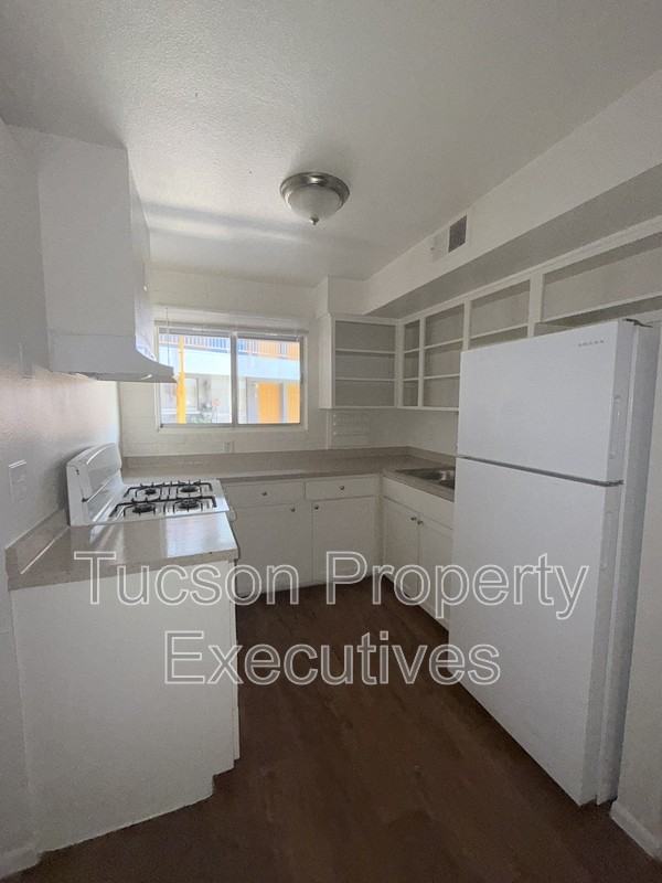 5770 E 10th St - Photo 3 of 17