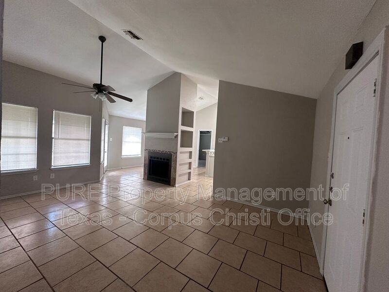 2805 Summer Ridge Dr - Photo 2 of 20