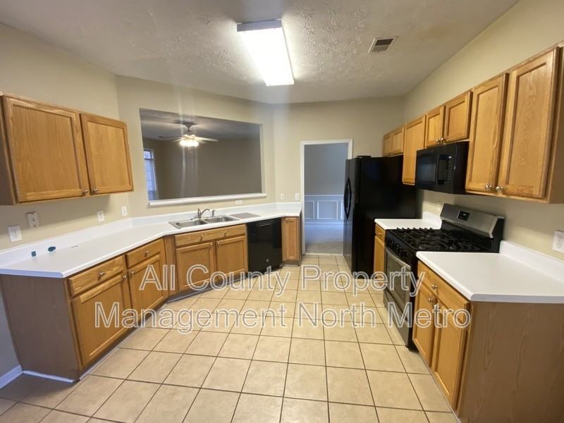 183 Weatherstone Dr - Photo 5 of 11