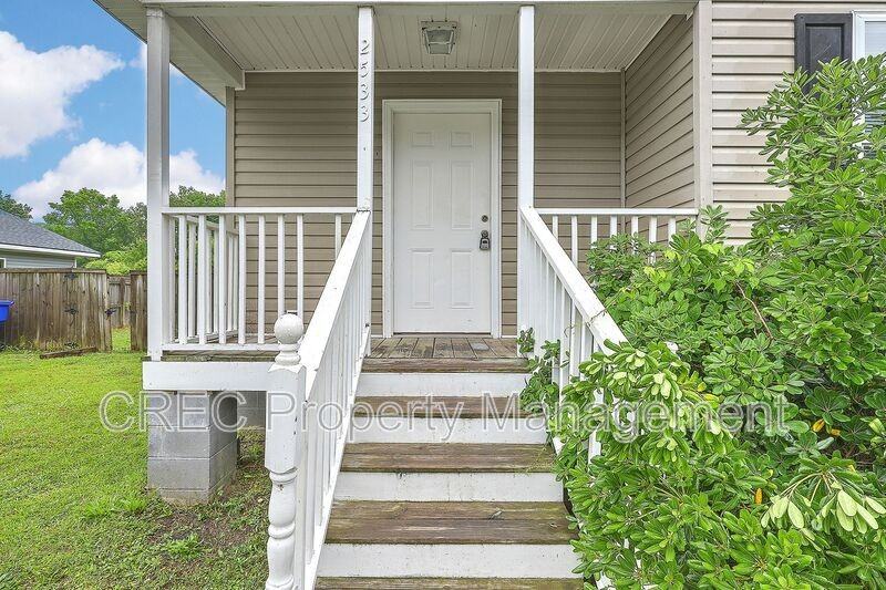 2533 Celestial Ct - Photo 4 of 26