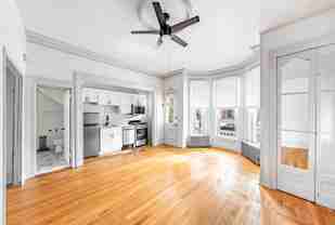 Caroline - Photo 1 of 1