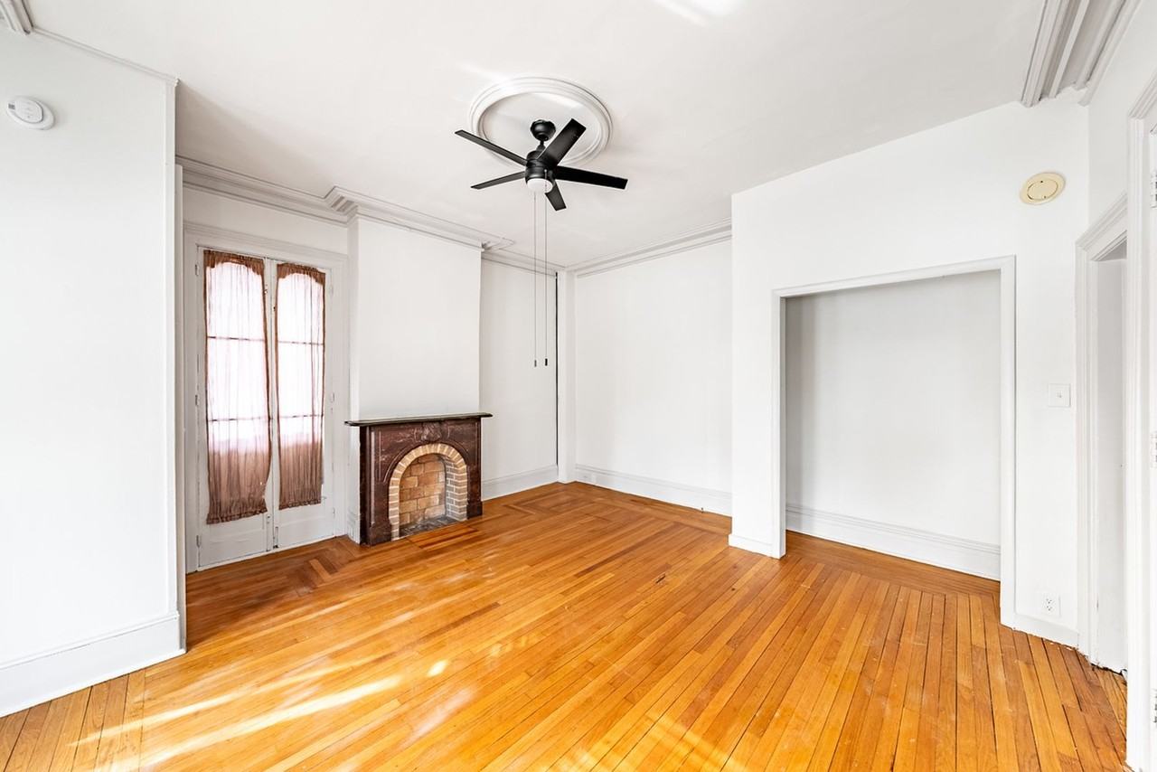 Caroline - Photo 7 of 17