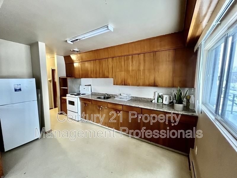 11610-124 Street Nw #201 - Photo 2 of 16